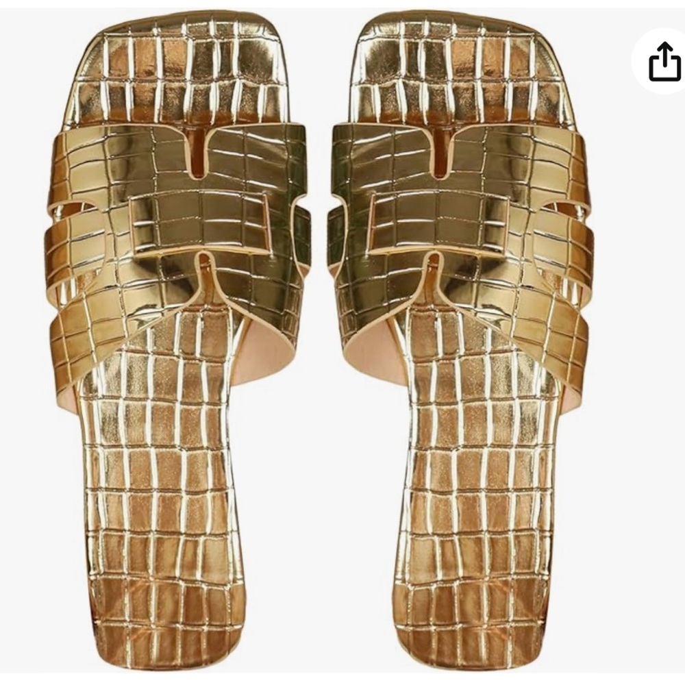 Gold Sandals 🤩